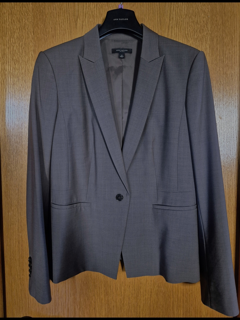 Ann Taylor Women's Dark Taupe Brown Single-Button Suit Jacket And Pants Size 12 - Picture 3 of 8